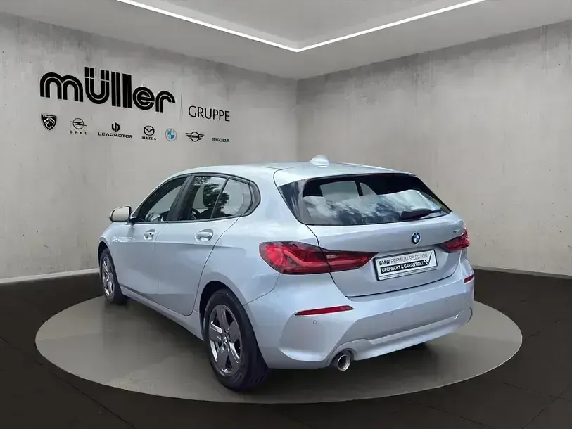 Gebraucht BMW 116 Advantage 109 PS (80 kW) 2021 Glaciersilber Kleinwagen
