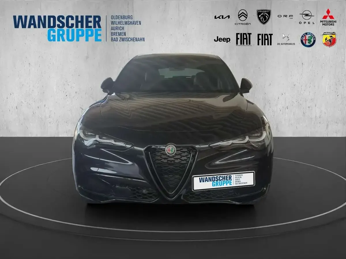 Neu Alfa Romeo Stelvio Veloce 280 PS (205 kW) 2025 Schwarzschwarz SUV