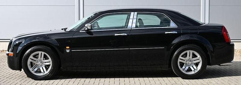 Schwarz Gebraucht 2007 Chrysler 300C Limousine | 18.990 € - Bild 1/4