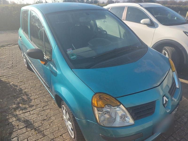 Grün Gebraucht 2004 Renault Modus Van / Kleinbus | 1.200 € (Guter Preis) - Bild 1/4