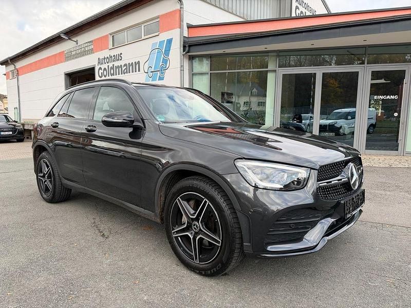 Grau Gebraucht 2019 Mercedes GLC220 AMG SUV | 32.990 € (Guter Preis) - Bild 1/4