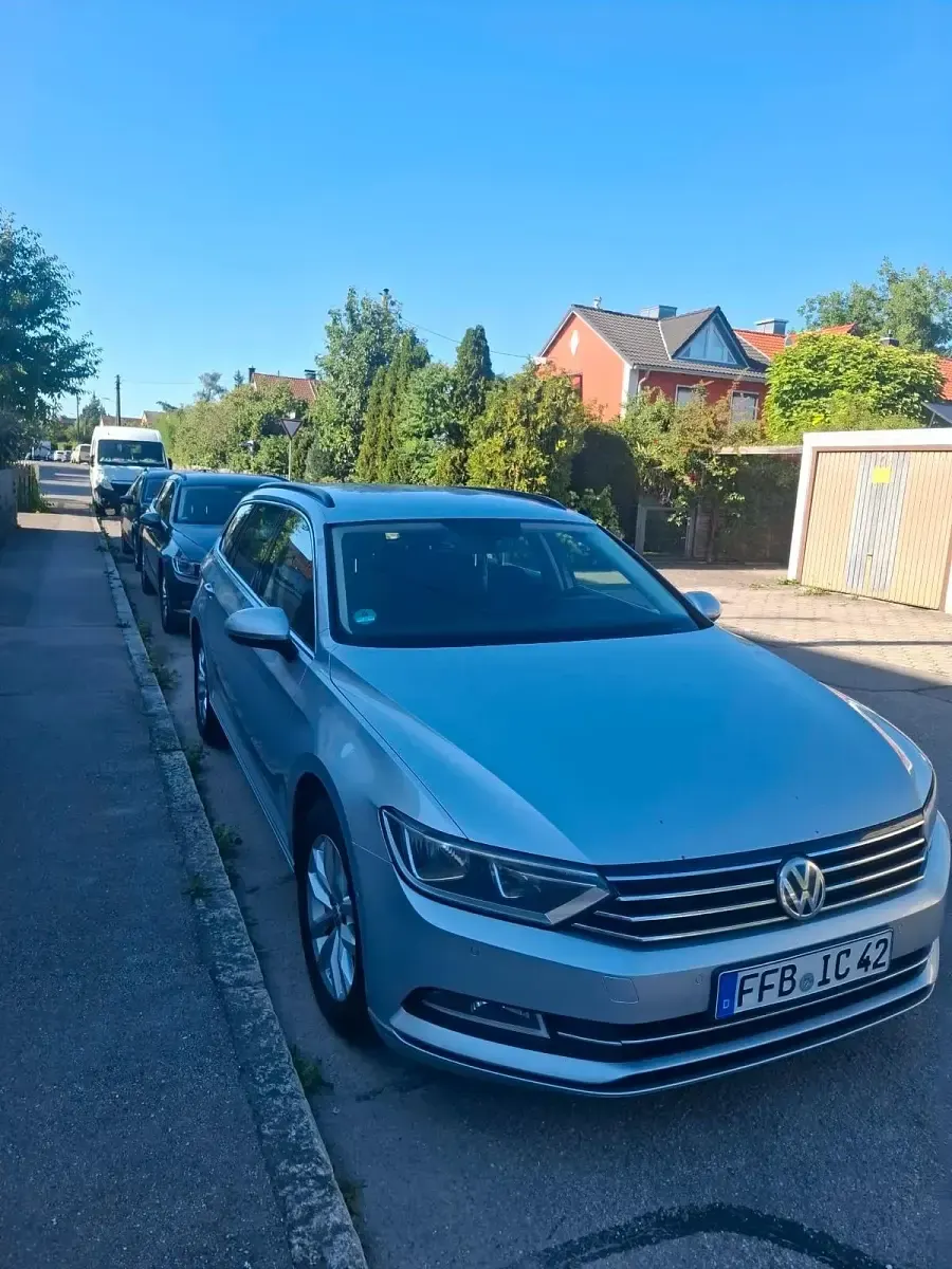 Gebraucht VW Passat 140 PS (102 kW) 2017 Silber Kombi
