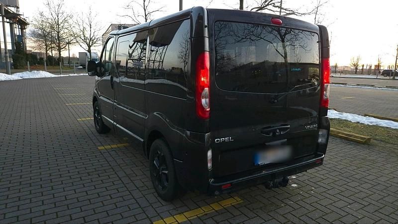 Gebraucht Opel Vivaro 90 PS (66 kW) 2008 Schwarz Van / Kleinbus