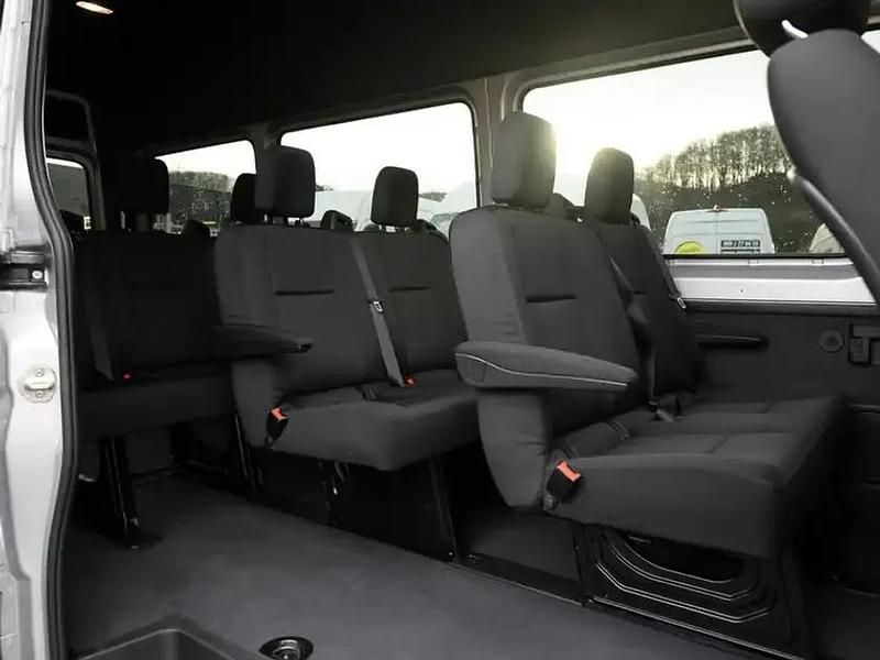 Gebraucht Mercedes Sprinter 170 PS (125 kW) 2024 Silber Van