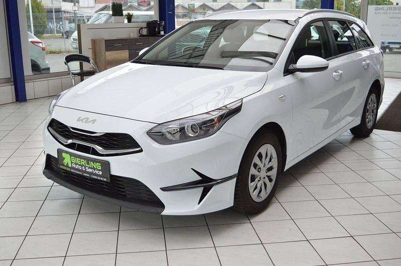 Weiß Gebraucht 2024 Kia Ceed Sportswagon Kombi | 16.995 € (Superpreis) - Bild 1/4