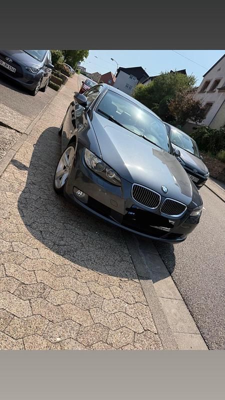 Grau Gebraucht 2007 BMW 325 Coupé | 6.800 € - Bild 1/4