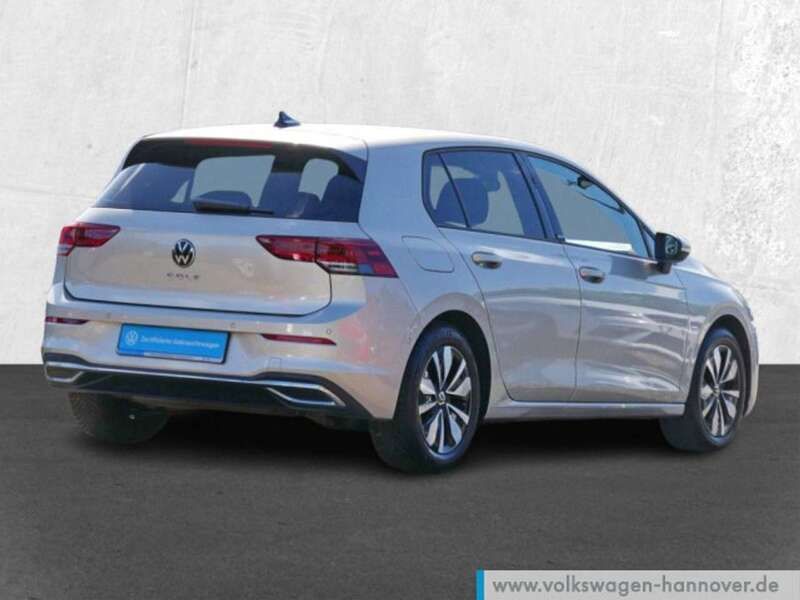 Gebraucht VW Golf VIII Move 150 PS (110 kW) 2024 Ivory silver metallic Limousine