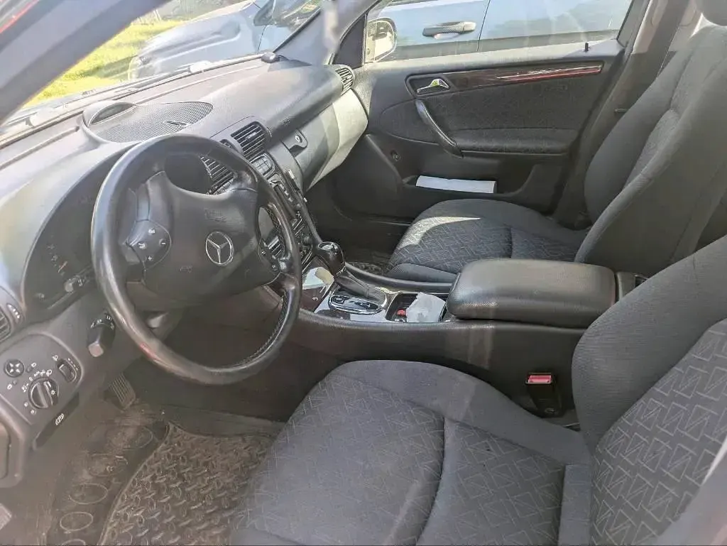 Gebraucht Mercedes C220 143 PS (105 kW) 2003 Schwarz Limousine
