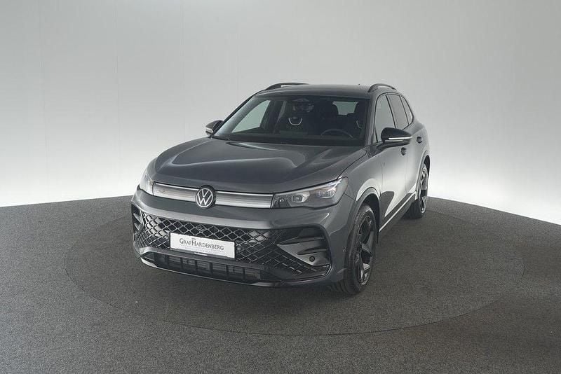 Grau Gebraucht 2024 VW Tiguan R-line SUV | 40.990 € (Fairer Preis) - Bild 1/4