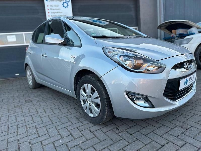 Gebraucht Hyundai ix20 Edition 90 PS (66 kW) 2014 Silber Kleinwagen