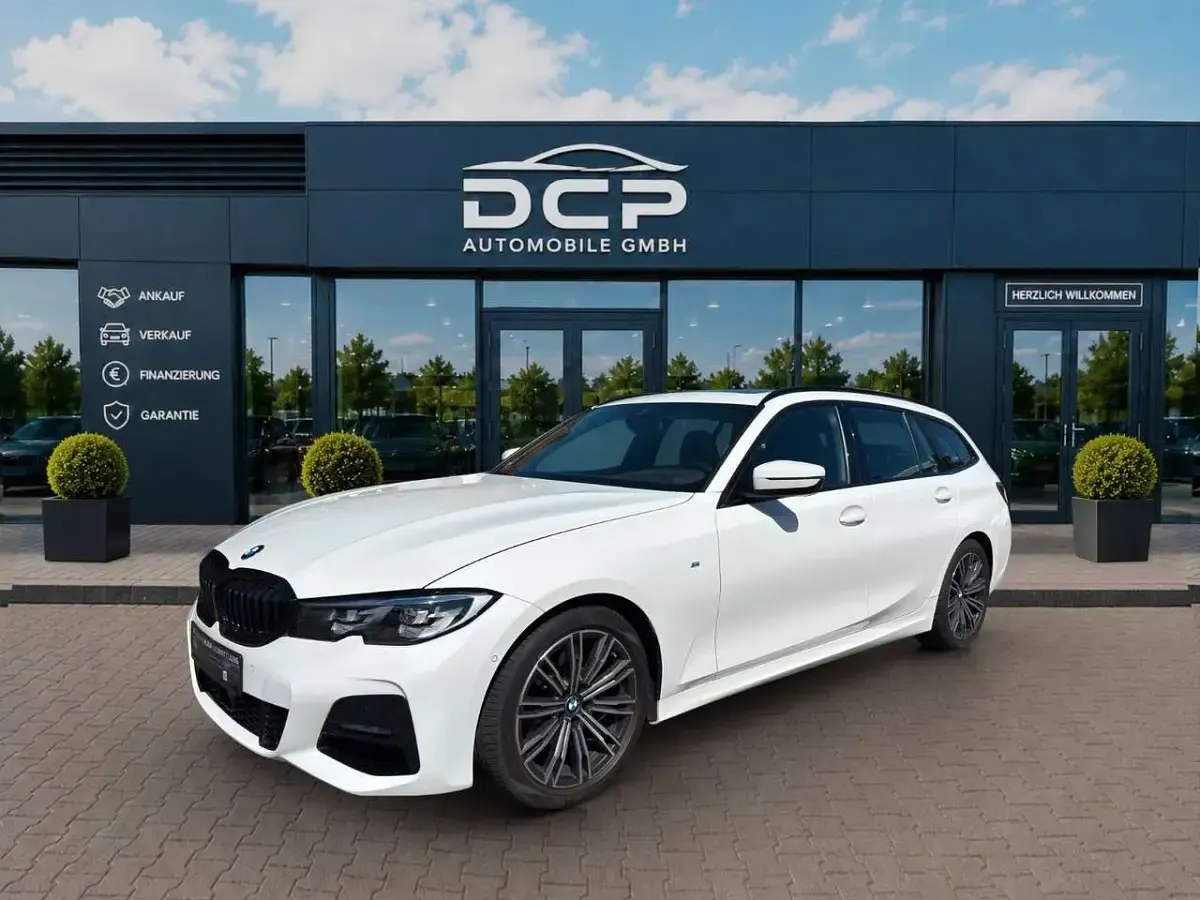 Gebraucht BMW 320 M Sport 190 PS (139 kW) 2022 Alpinweiss iii Kombi