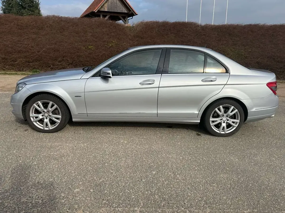 Gebraucht Mercedes C250 Avantgarde 204 PS (150 kW) 2009 Limousine
