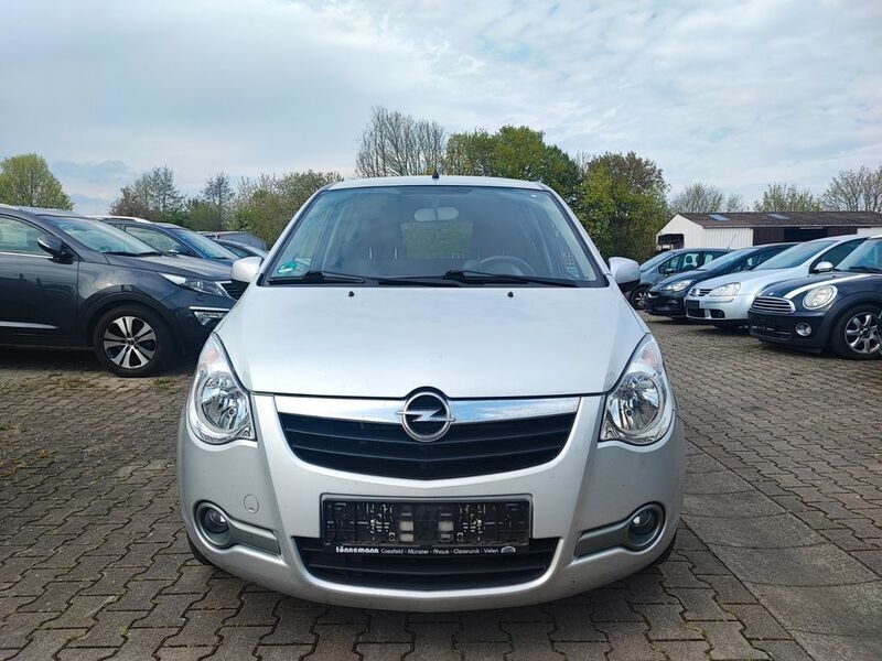Silber Gebraucht 2014 Opel Agila Edition Limousine | 3.990 € (Fairer Preis) - Bild 1/4