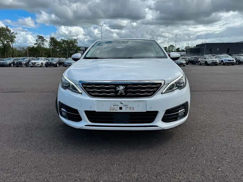 Gebraucht Peugeot 308 SW Allure 131 PS (96 kW) 2020 Weiß Kombi