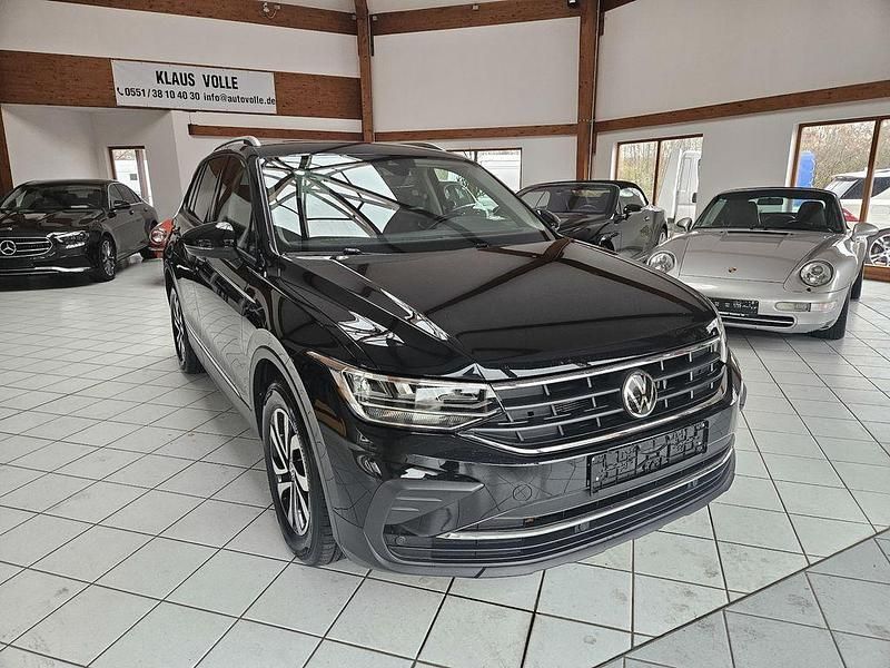 Gebraucht VW Tiguan Active 150 PS (110 kW) 2021 Schwarz SUV