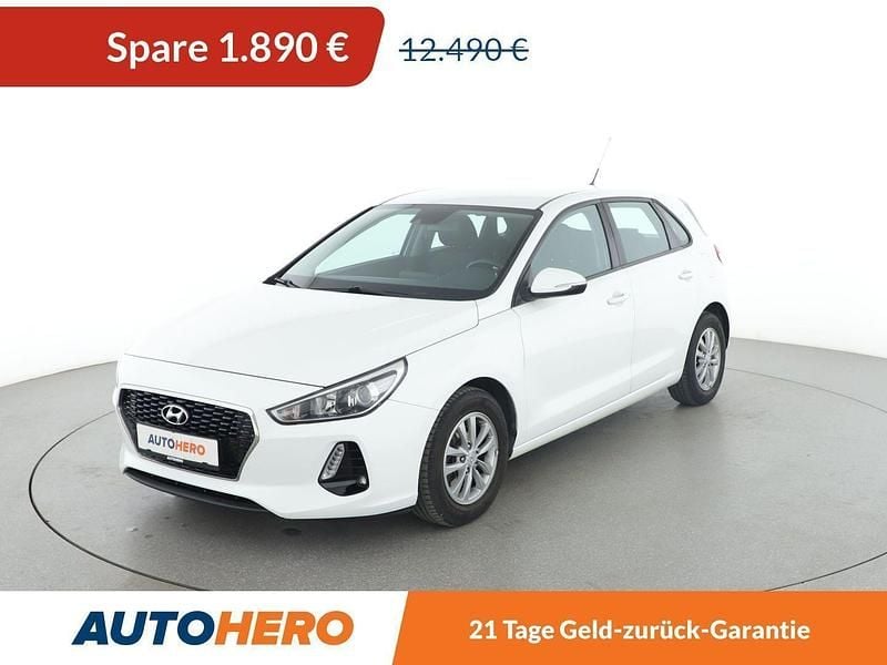 Weiß Gebraucht 2018 Hyundai i30 Select Limousine | 10.600 € (Guter Preis) - Bild 1/3