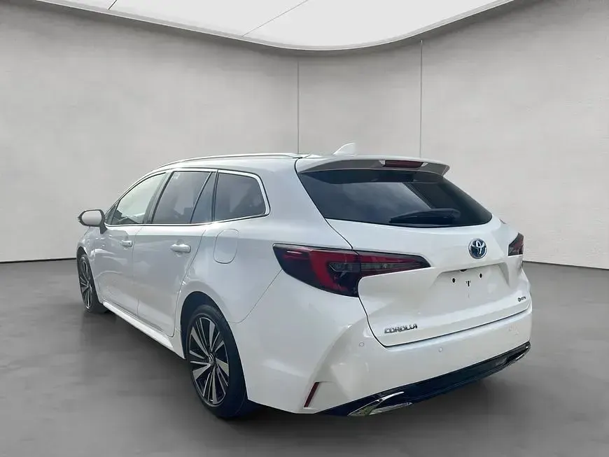 Neu Toyota Corolla 178 PS (130 kW) 2026 Schneeweiß Kombi