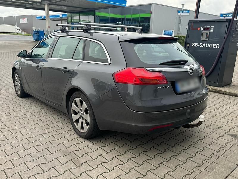 Grau Gebraucht 2010 Opel Insignia Kombi | 2.500 € (Superpreis) - Bild 1/4