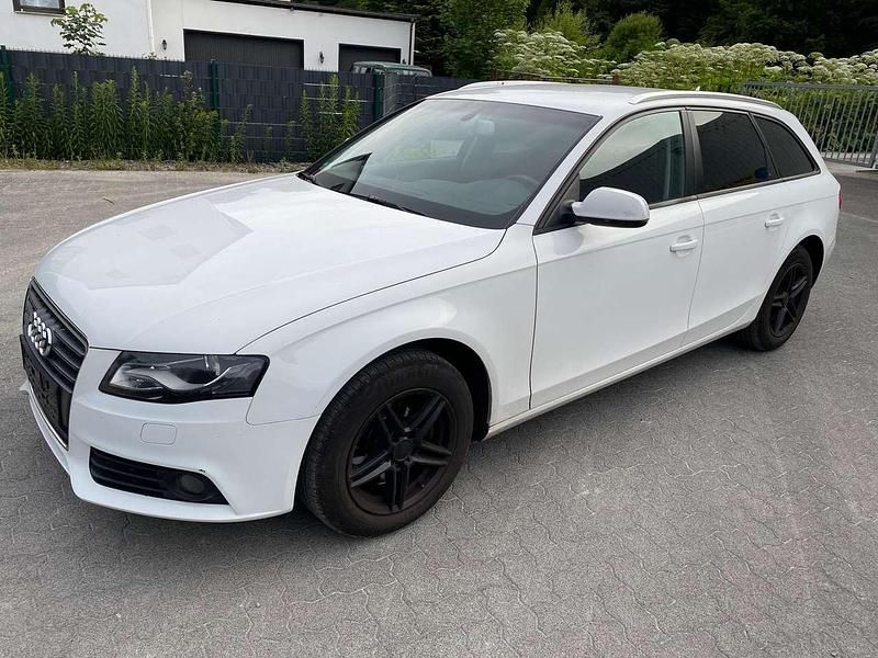 Gebraucht Audi A4 Attraction 143 PS (105 kW) 2011 Ibisweiß Kombi