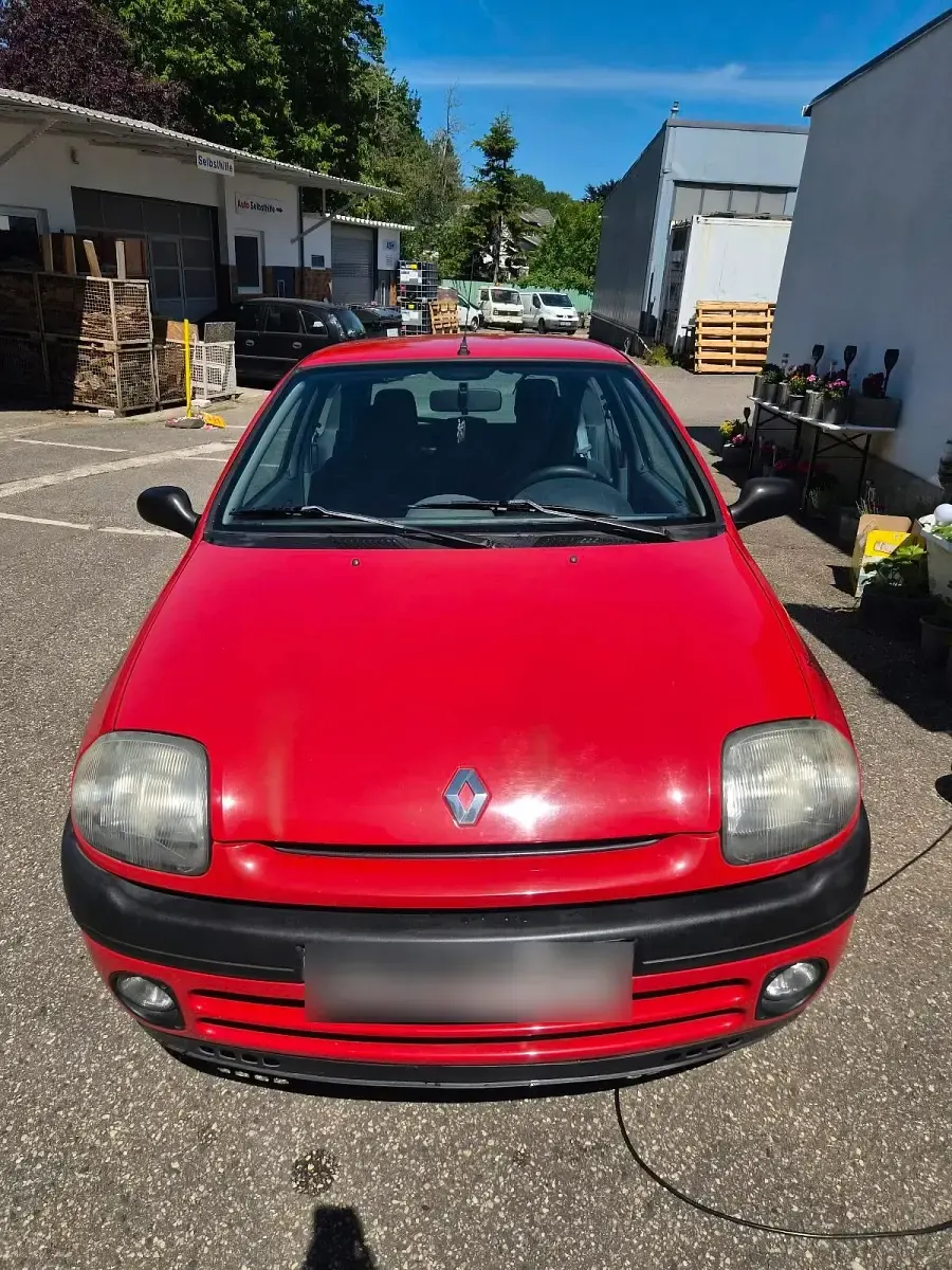 Gebraucht Renault Clio 56 PS (41 kW) 1999 Rot Kleinwagen