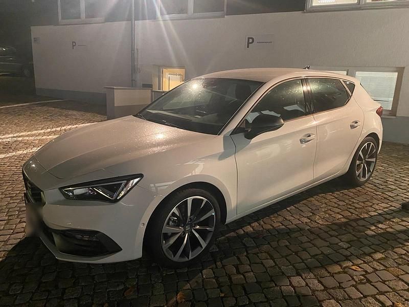 Gebraucht Seat Leon FR 150 PS (110 kW) 2021 Weiß Limousine