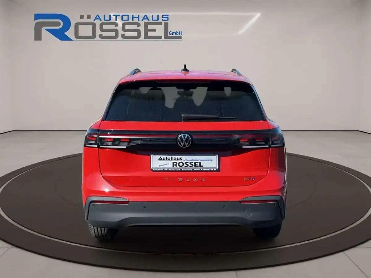 Neu VW Tiguan 150 PS (110 kW) 2026 Persimmon red SUV
