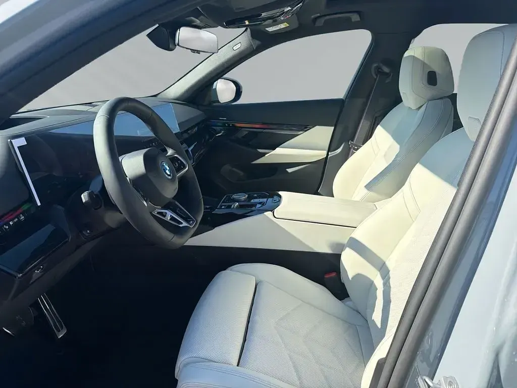 Neu BMW i5 M Sport 289 kW (394 PS) 2026 Grau Limousine