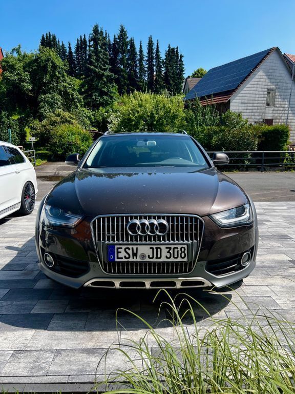 Braun Gebraucht 2013 Audi A4 Allroad Kombi | 14.750 € (Teuer) - Bild 1/4