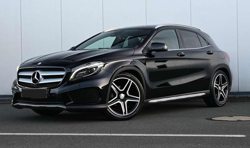 Schwarz Gebraucht 2017 Mercedes GLA200 AMG line SUV | 18.880 € (Fairer Preis) - Bild 1/4