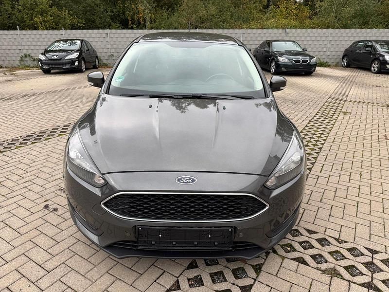 Usata Ford Focus 120 CV (88 kW) 2017 Grigio Station wagon