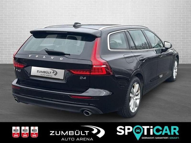 Gebraucht Volvo V60 Pro 190 PS (139 kW) 2019 Onyx black / metallic (metallic) Kombi