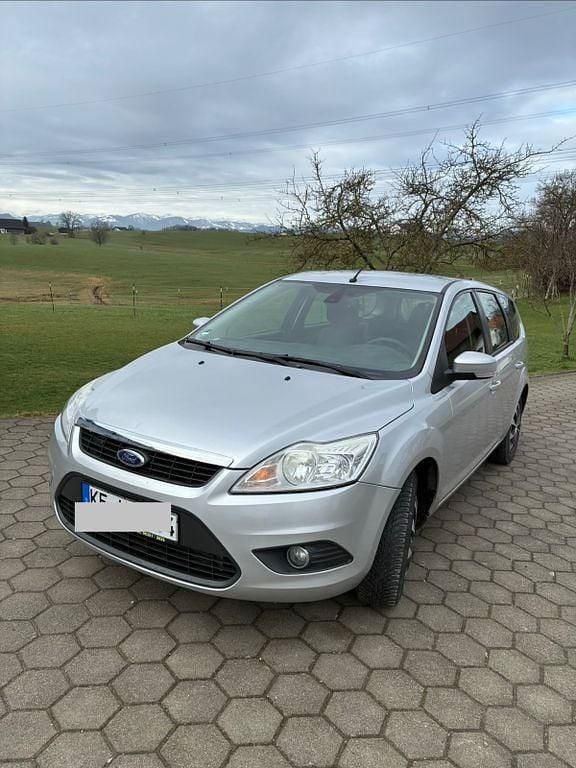 Gebraucht Ford Focus Trend 95 PS (69 kW) 2011 Silber Limousine