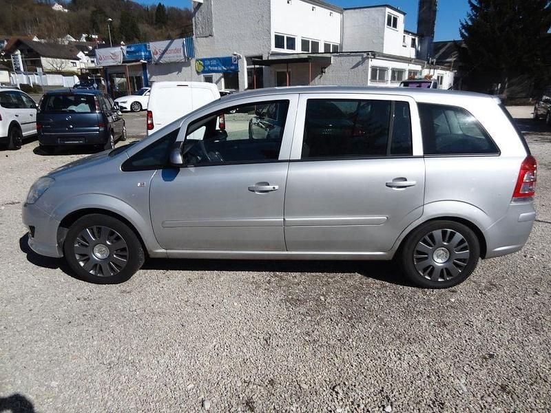Gebraucht Opel Zafira Selection 116 PS (85 kW) 2009 Silber Van / Kleinbus