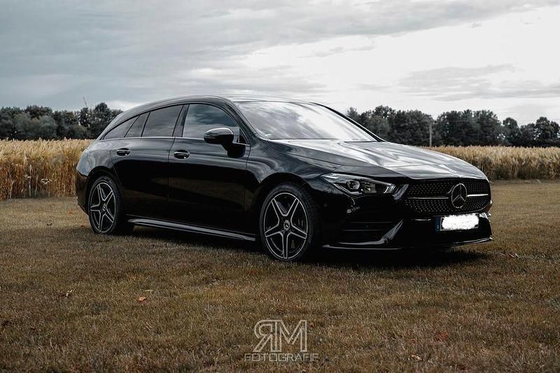 Schwarz Gebraucht 2019 Mercedes CLA220 Shooting Brake AMG Kombi | 24.500 € (Fairer Preis) - Bild 1/4