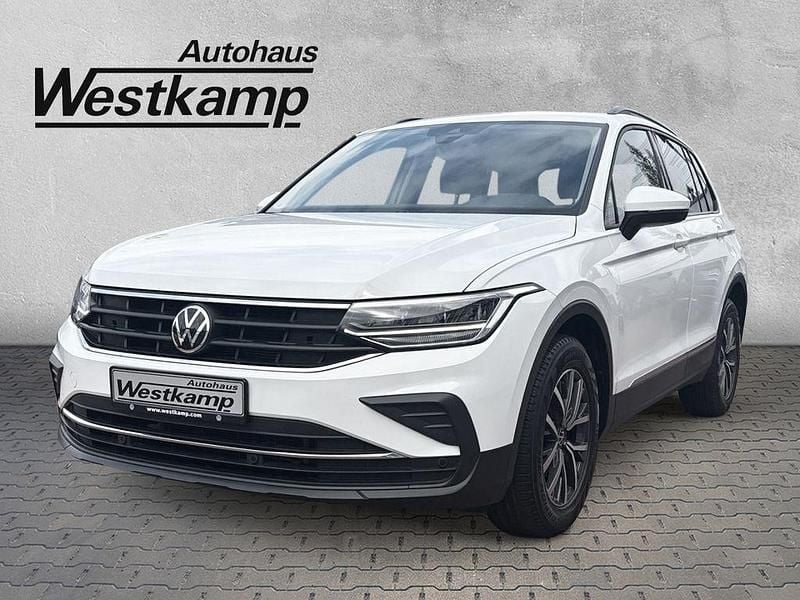 Pure white Gebraucht 2022 VW Tiguan Life SUV | 25.590 € (Guter Preis) - Bild 1/4