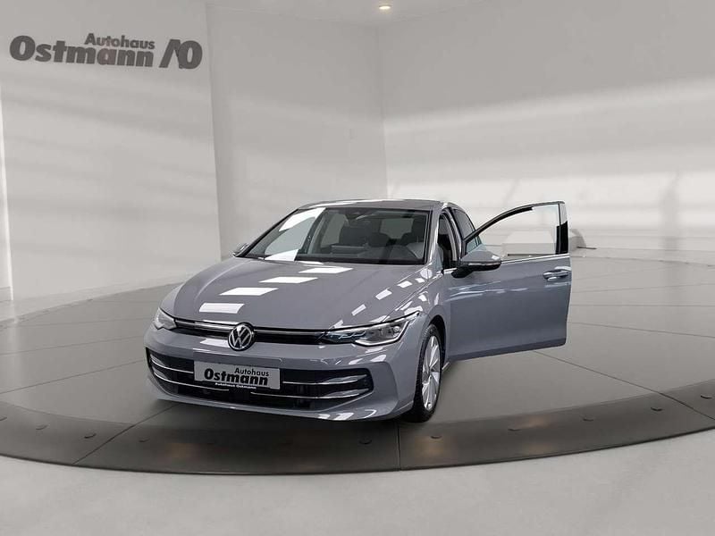 Grau (mondsteingrau uni) Gebraucht 2024 VW Golf VIII Style Limousine | 29.850 € (Fairer Preis) - Bild 1/4