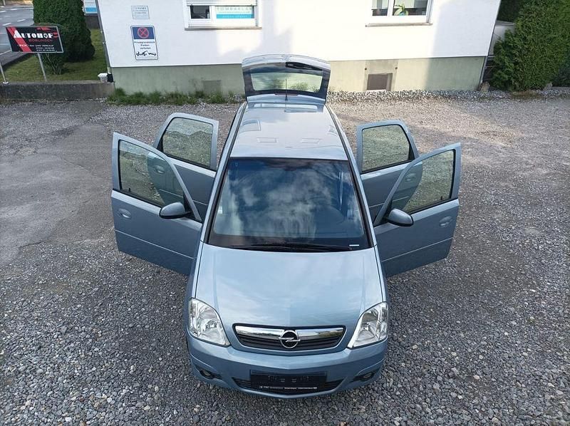 Blau Gebraucht 2006 Opel Meriva Edition Van / Kleinbus | 4.990 € (Teuer) - Bild 1/4