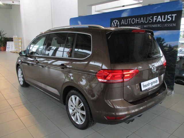 Gebraucht VW Touran Highline 150 PS (110 kW) 2016 Braun Van / Kleinbus
