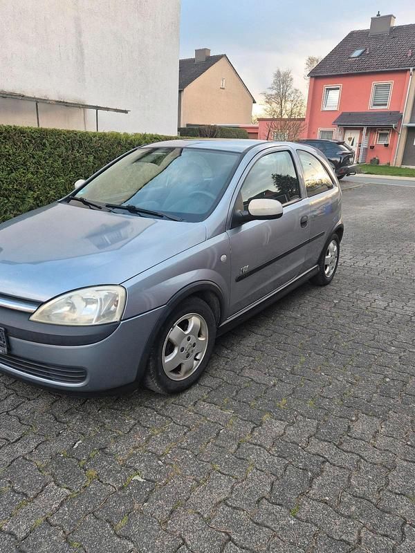 Gebraucht Opel Corsa 75 PS (55 kW) 2003 Silber Kleinwagen