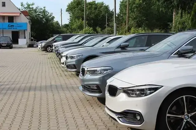 Gebraucht BMW iX Shadowline 239 kW (326 PS) 2023 Black sapphire SUV