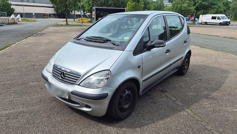 Silber Gebraucht 2004 Mercedes A160 Kleinwagen | 990 € (Fairer Preis) - Bild 1/4