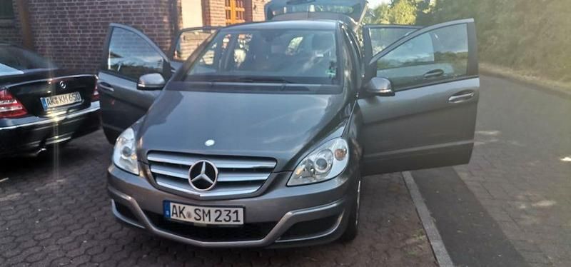 Gebraucht Mercedes B170 116 PS (85 kW) 2008 Silber Van / Kleinbus