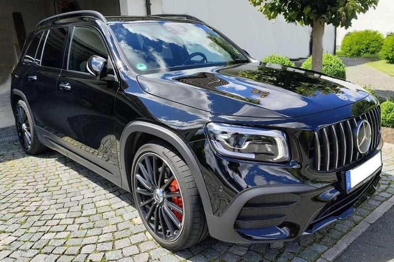 Schwarz Gebraucht 2022 Mercedes GLB35 AMG SUV | 45.800 € (Fairer Preis) - Bild 1/4