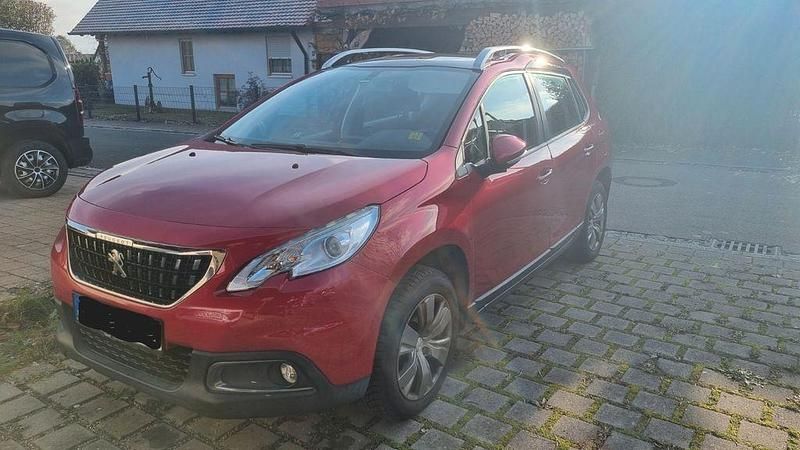Rot Gebraucht 2017 Peugeot 2008 Active SUV | 6.500 € (Guter Preis) - Bild 1/4