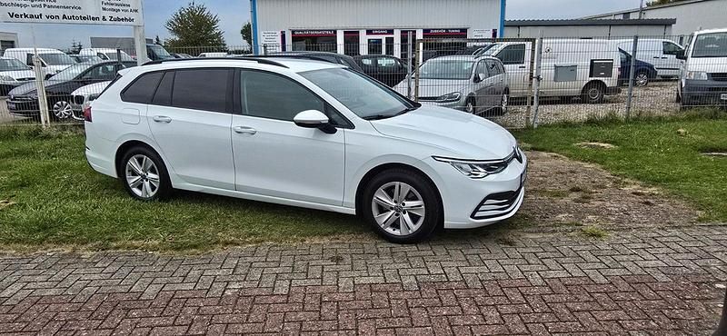 Gebraucht VW Golf VIII 150 PS (110 kW) 2021 Weiß Kombi