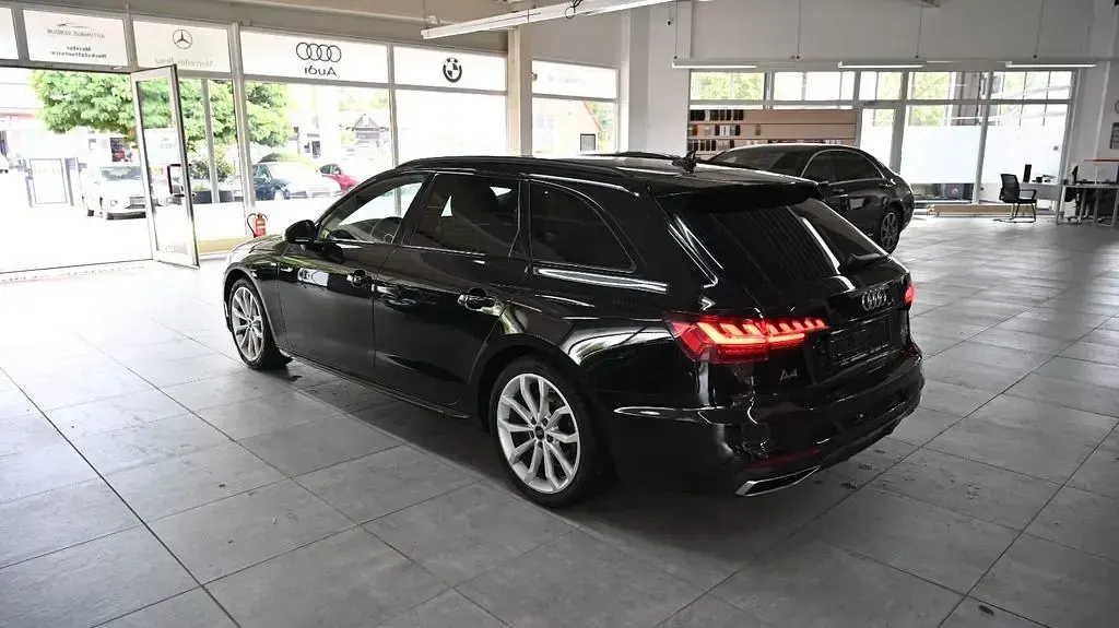 Gebraucht Audi A4 S-Line 204 PS (150 kW) 2023 Mythosschwarz Kombi