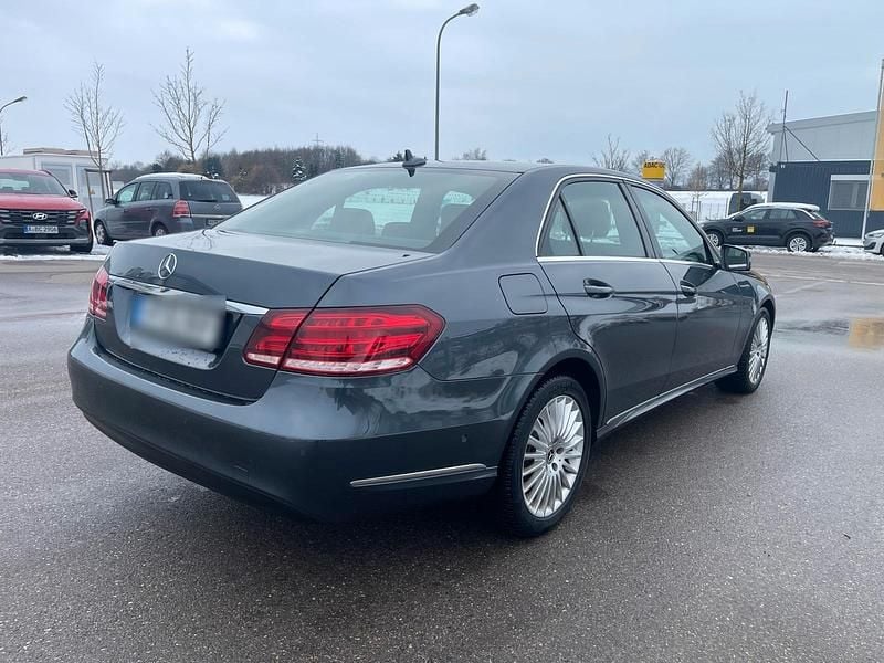 Gebraucht Mercedes E220 170 PS (125 kW) 2014 Grau Limousine