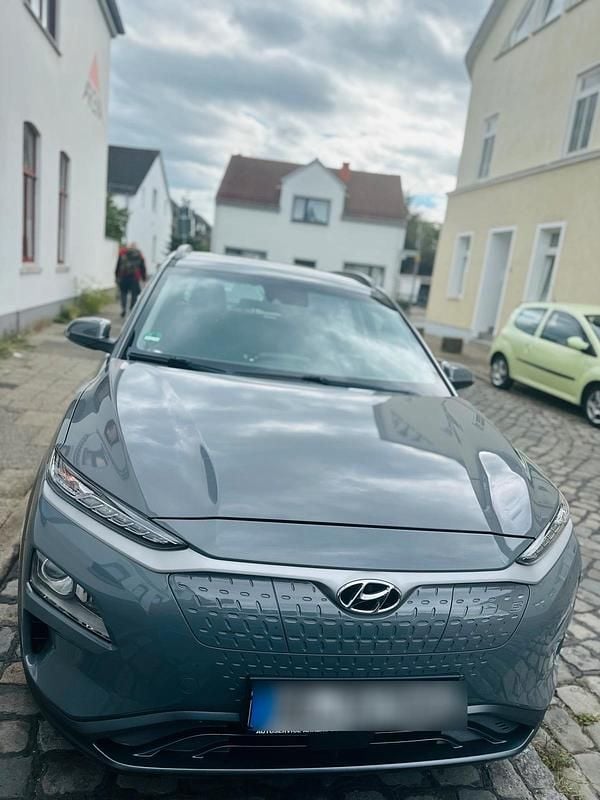 Grau Gebraucht 2020 Hyundai Kona SUV | 15.000 € (Guter Preis) - Bild 1/4