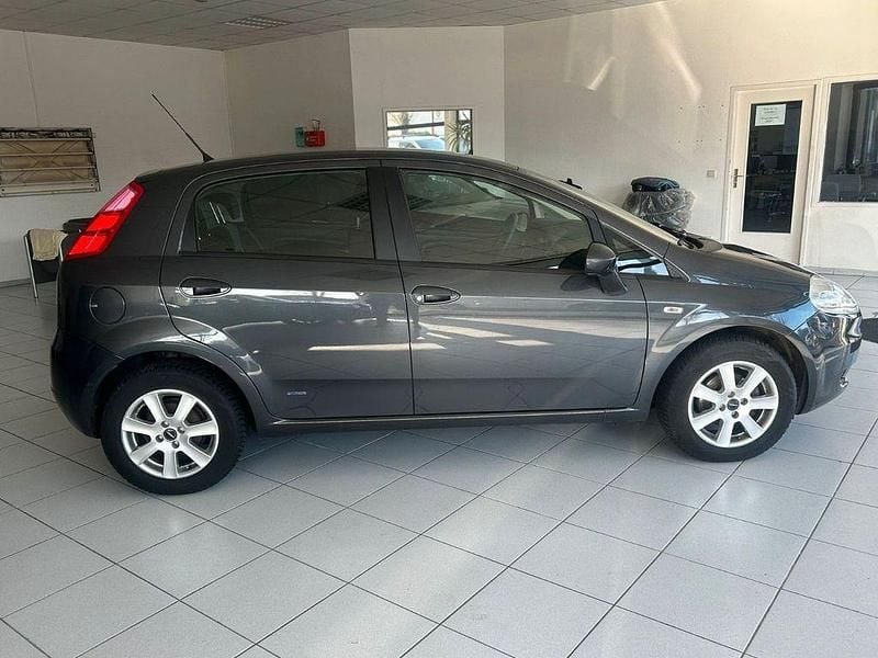 Gebraucht Fiat Grande Punto Dynamic 77 PS (56 kW) 2009 Grau Kleinwagen
