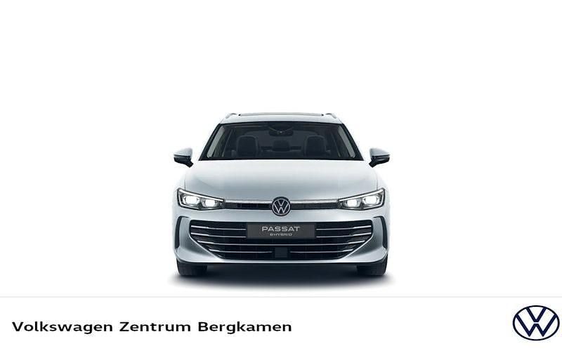 Gebraucht VW Passat Elegance 204 PS (150 kW) 2025 Oyster silver metallic Kombi